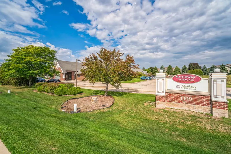 Memory care interior at Adava Care Pewaukee in Pewaukee, WI