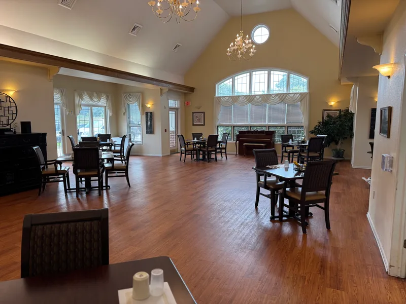 Dining room at Adava Care Pewaukee assisted living and memory care in Pewaukee, WI